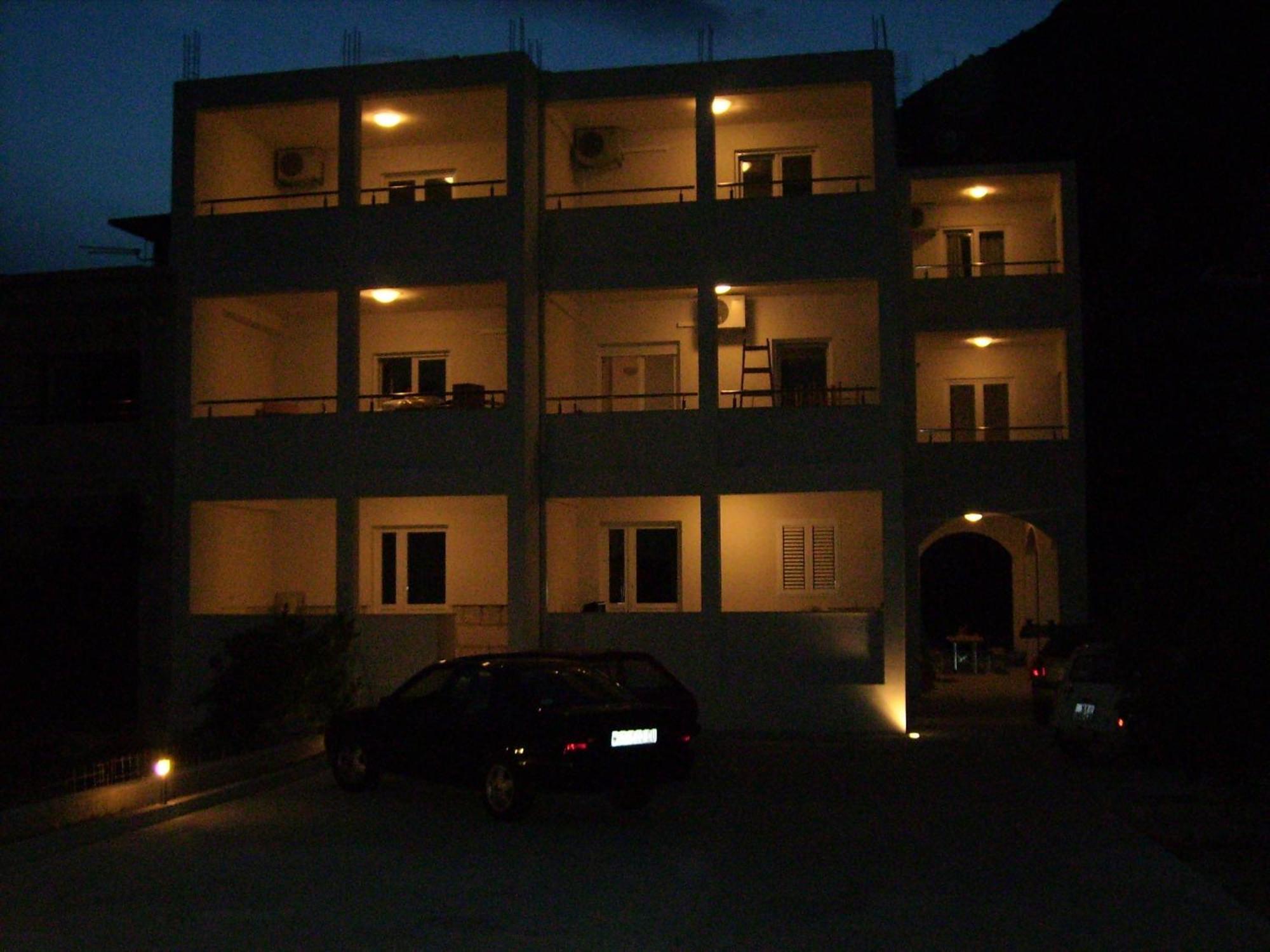 Apartments Ante 奥米什 外观 照片