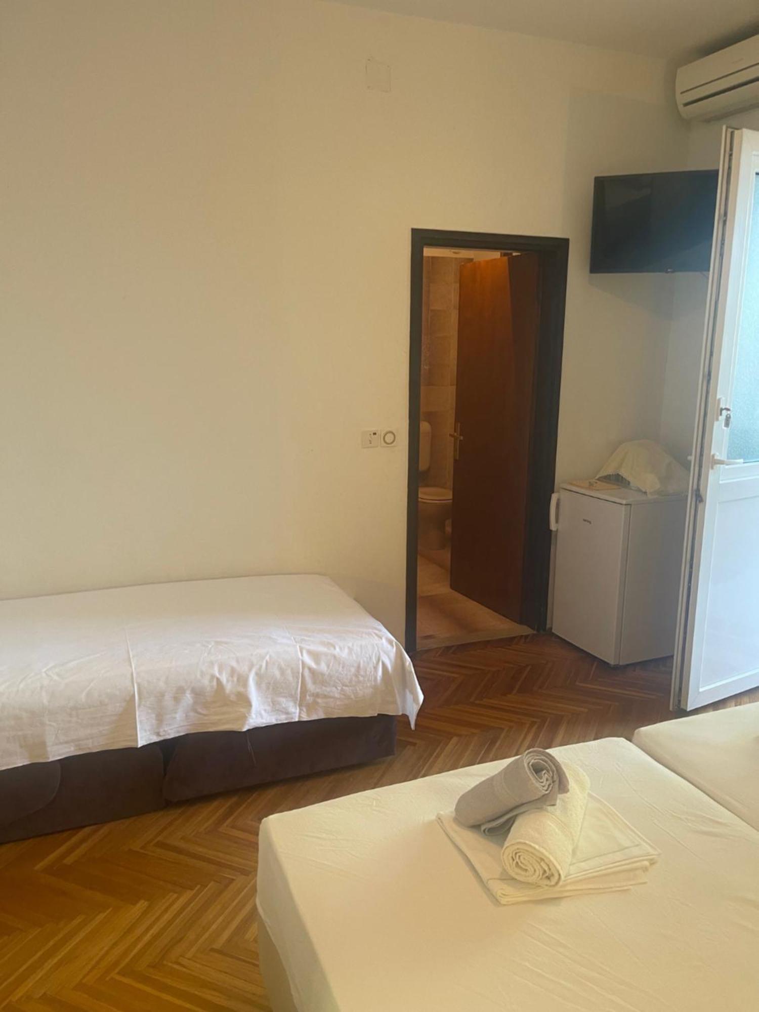 Apartments Ante 奥米什 外观 照片