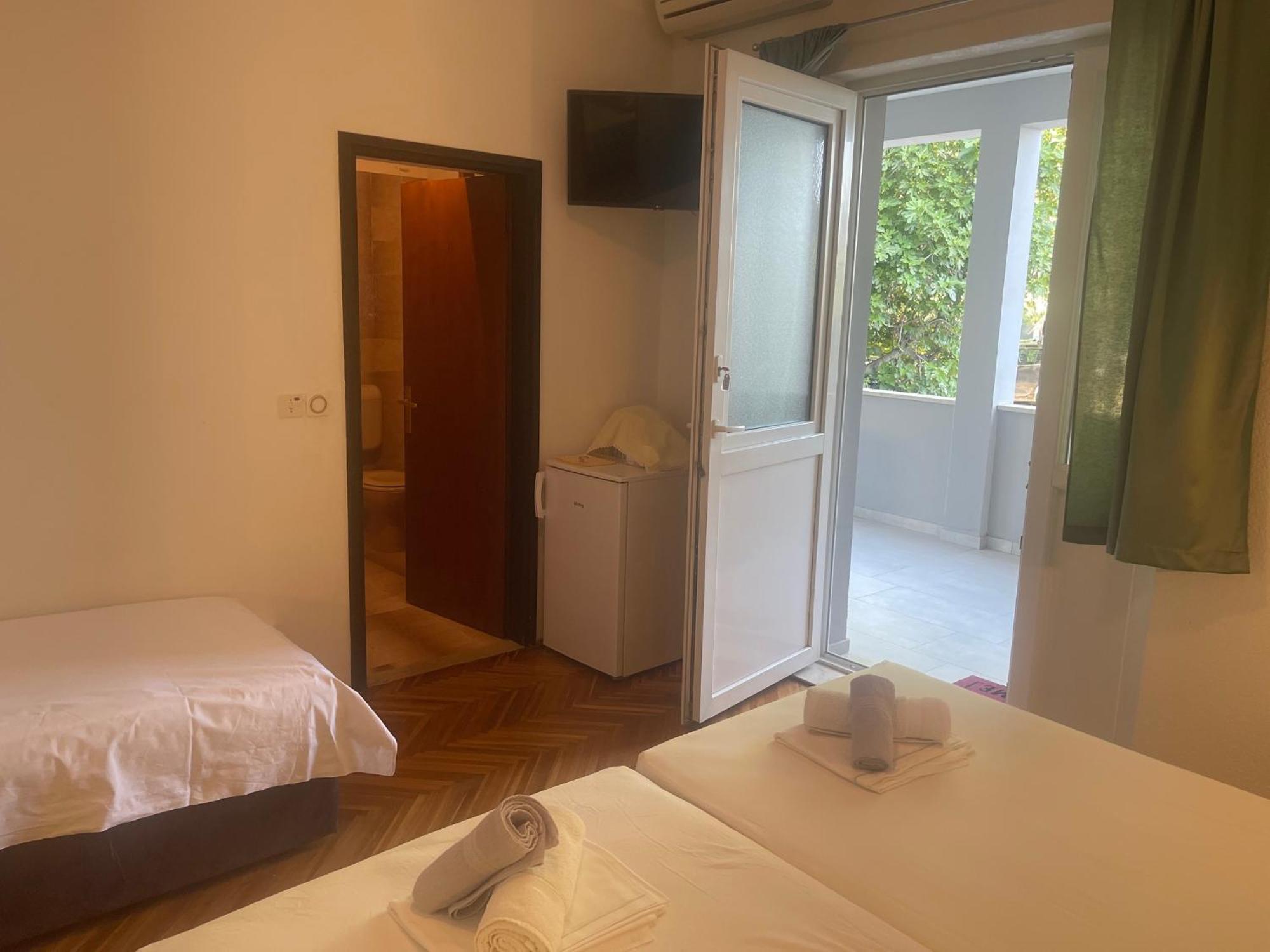 Apartments Ante 奥米什 外观 照片