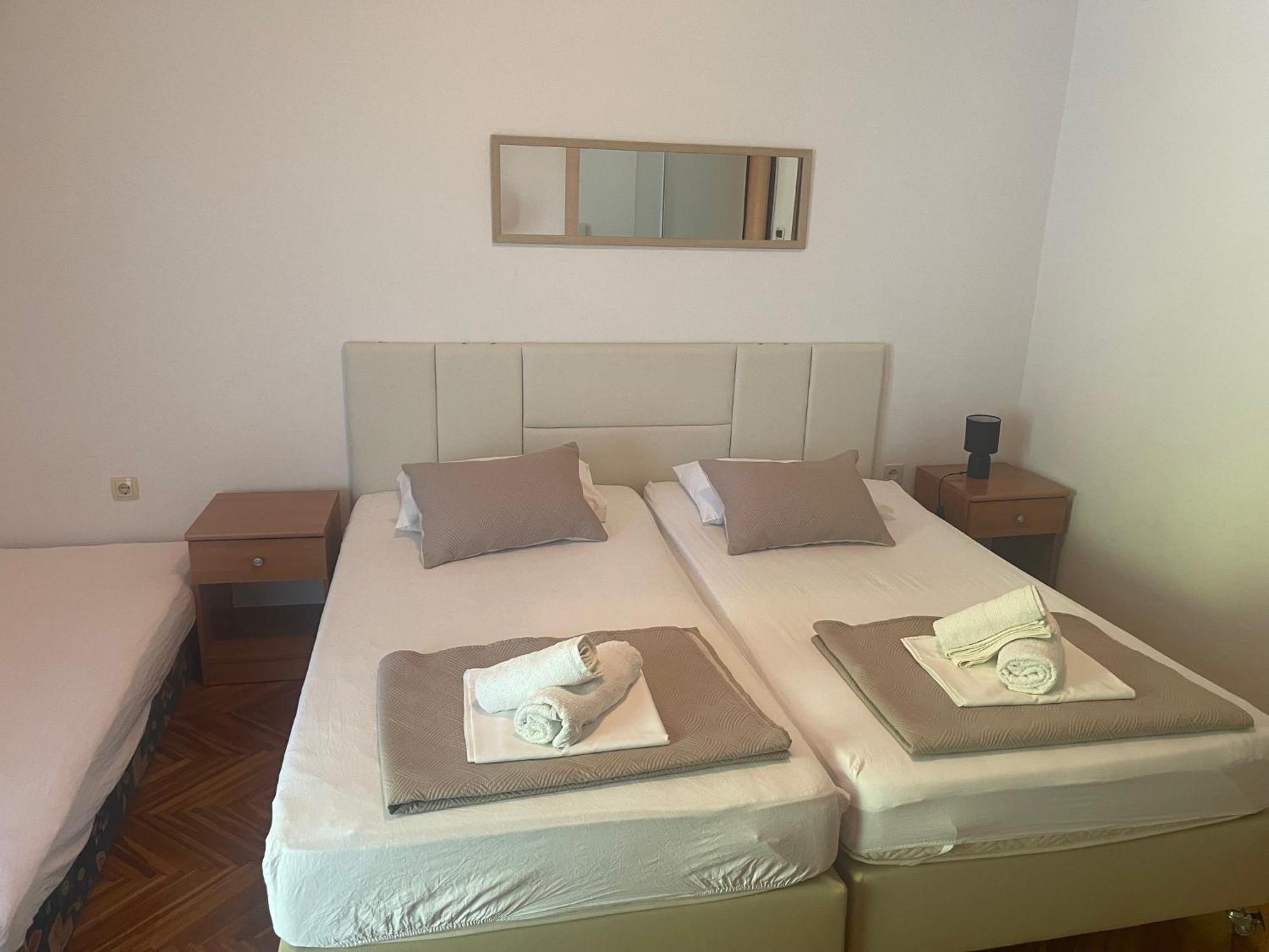 Apartments Ante 奥米什 外观 照片