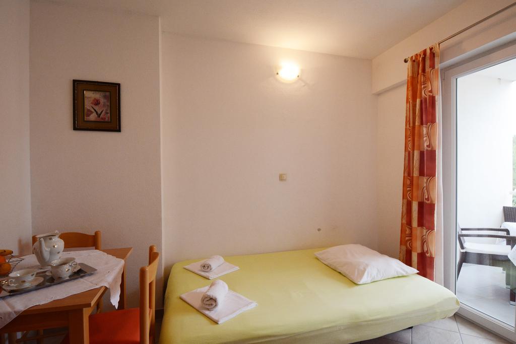 Apartments Ante 奥米什 外观 照片