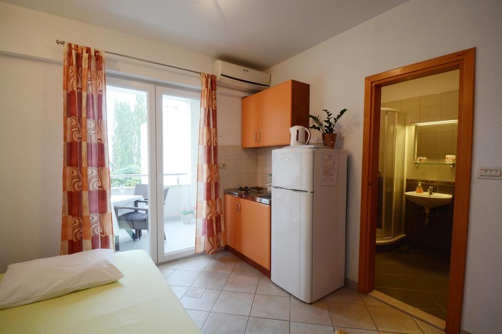 Apartments Ante 奥米什 外观 照片