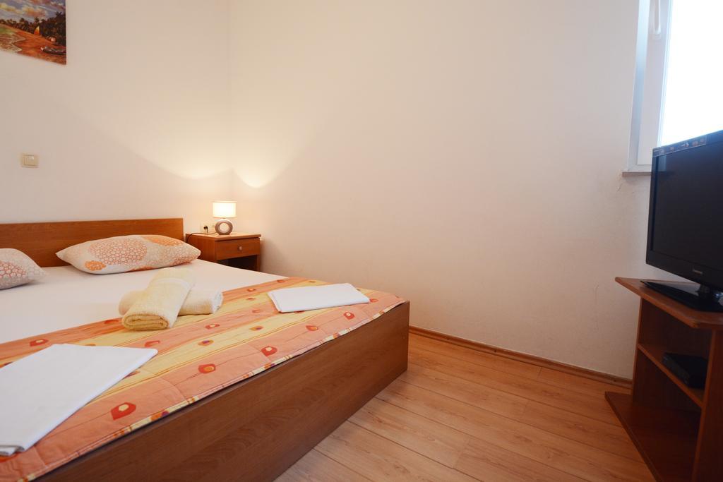 Apartments Ante 奥米什 外观 照片