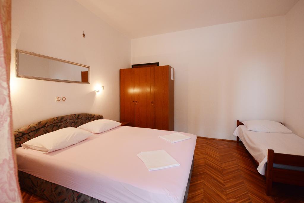 Apartments Ante 奥米什 外观 照片
