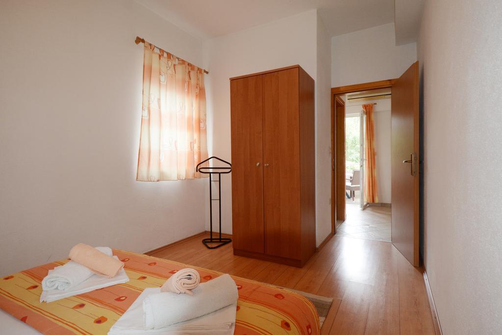 Apartments Ante 奥米什 外观 照片
