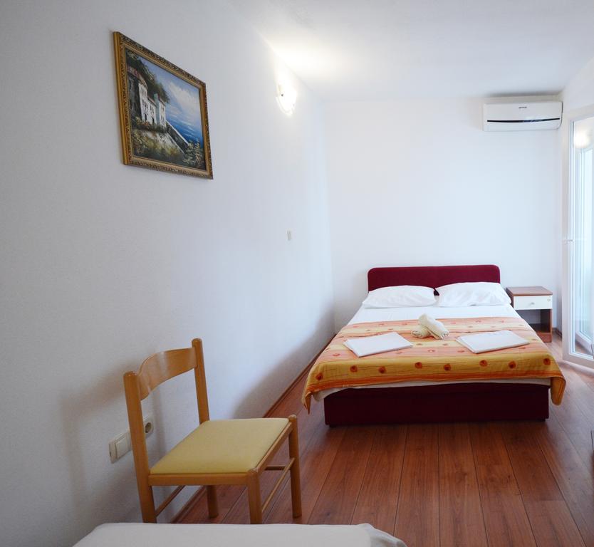 Apartments Ante 奥米什 外观 照片