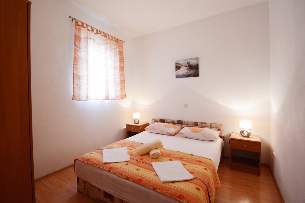 Apartments Ante 奥米什 外观 照片